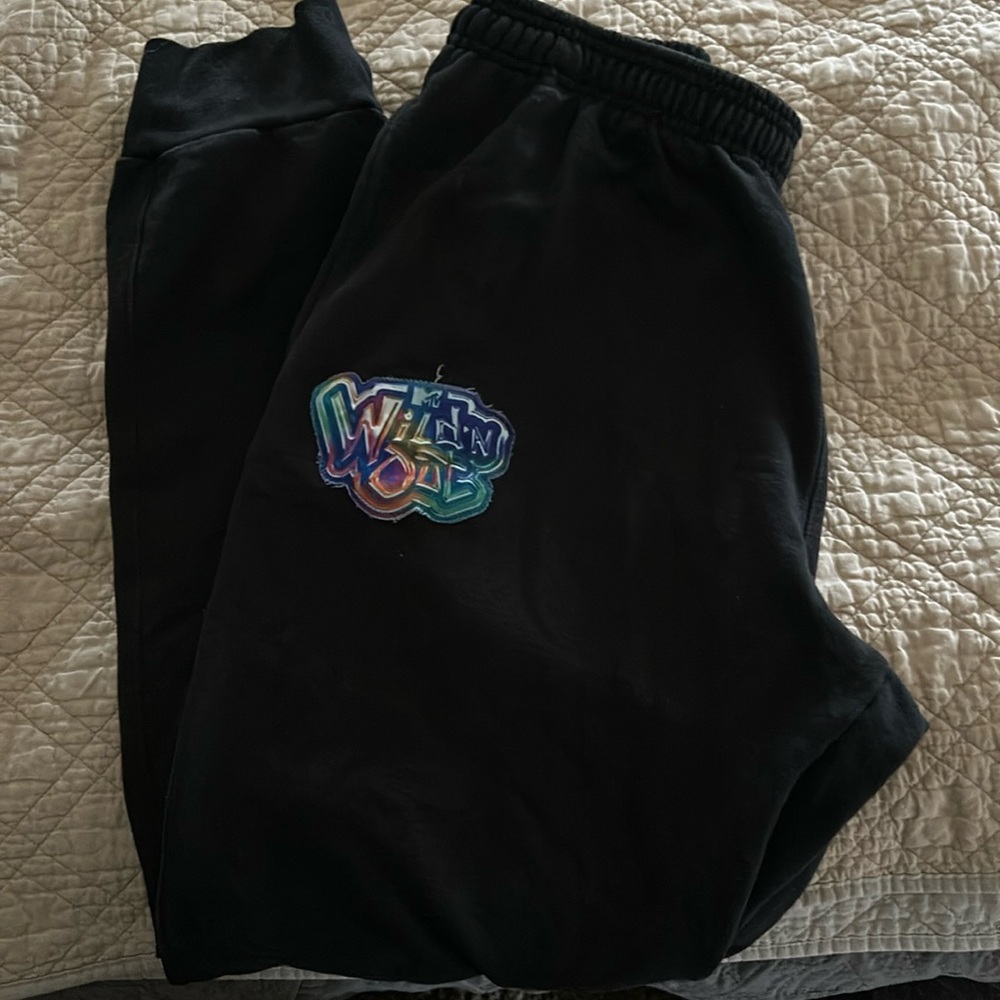 Sweat pants.
